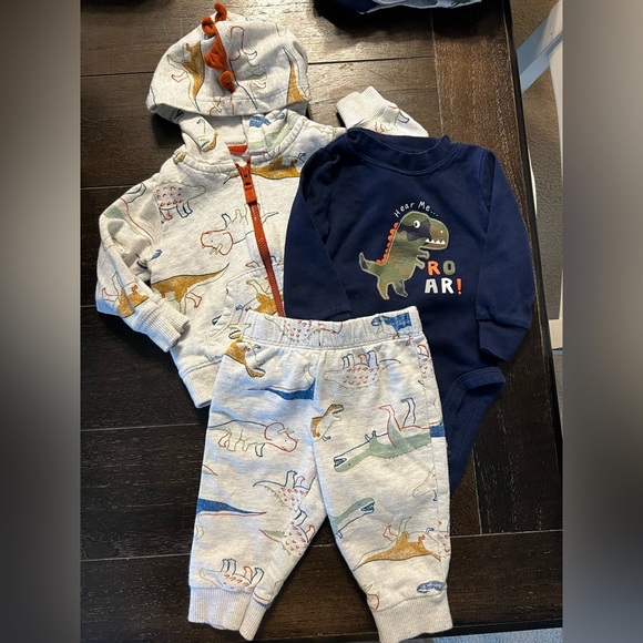 Infant baby Carter’s 6M matching set - sweatpants, sweatshirt, onesie - Picture 1 of 7
